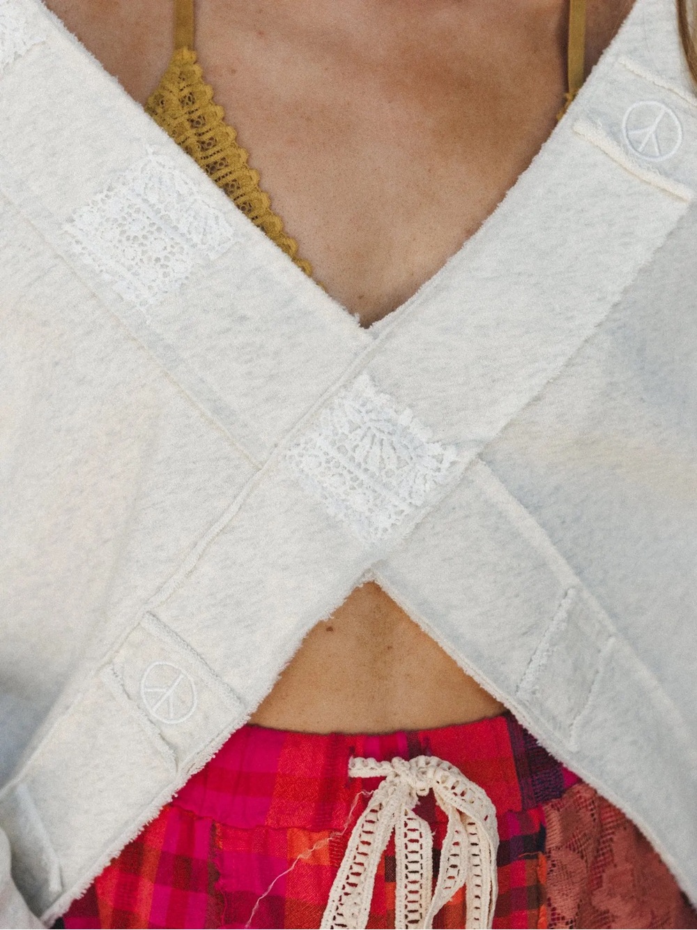 NWT POL Peace Sign Love Oatmeal Natutal Criss Cross Sweatshirt Top - Picture 11 of 14
